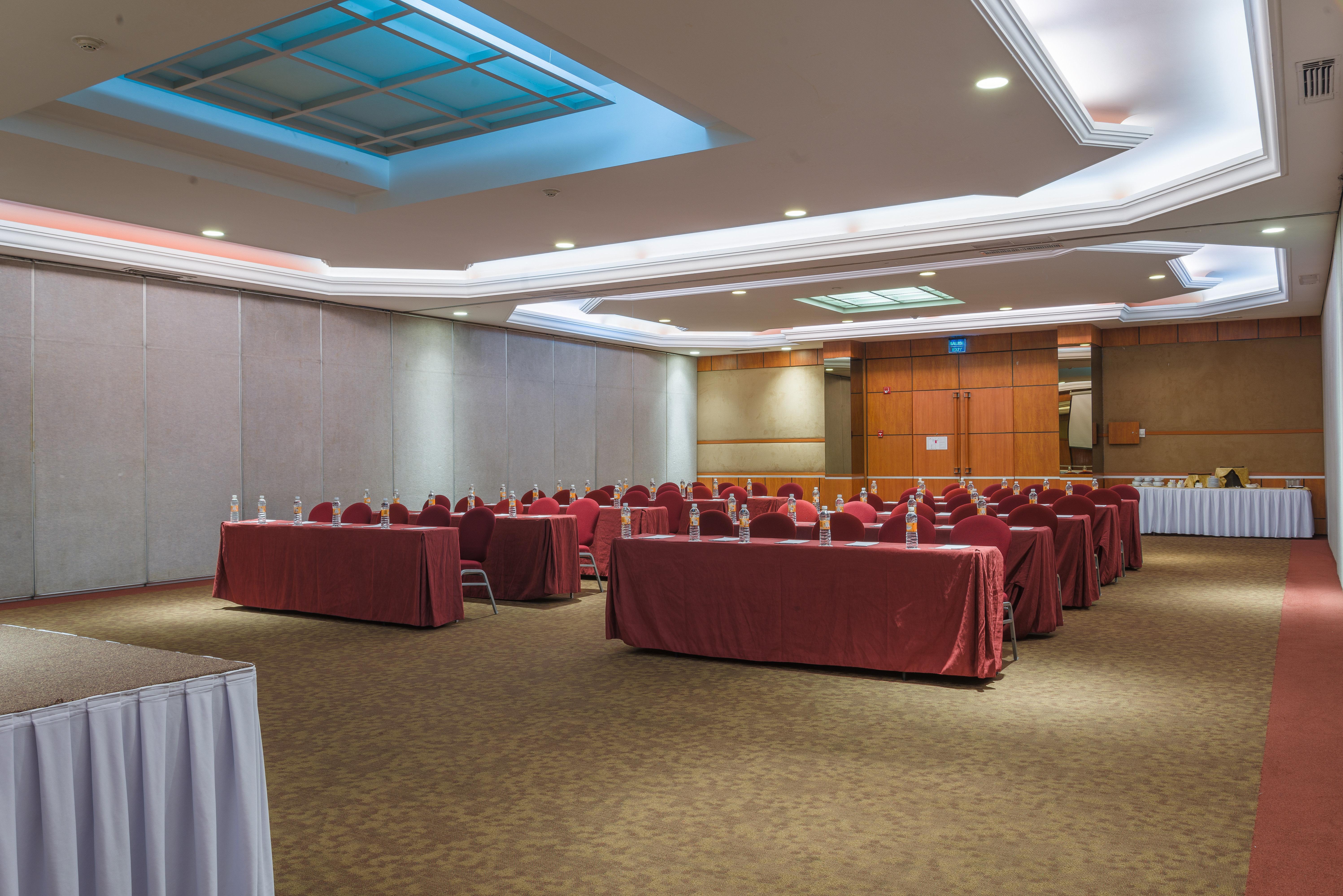 Holiday Inn Guadalajara Expo Plaza Del Sol By Ihg Zapopan Exterior foto